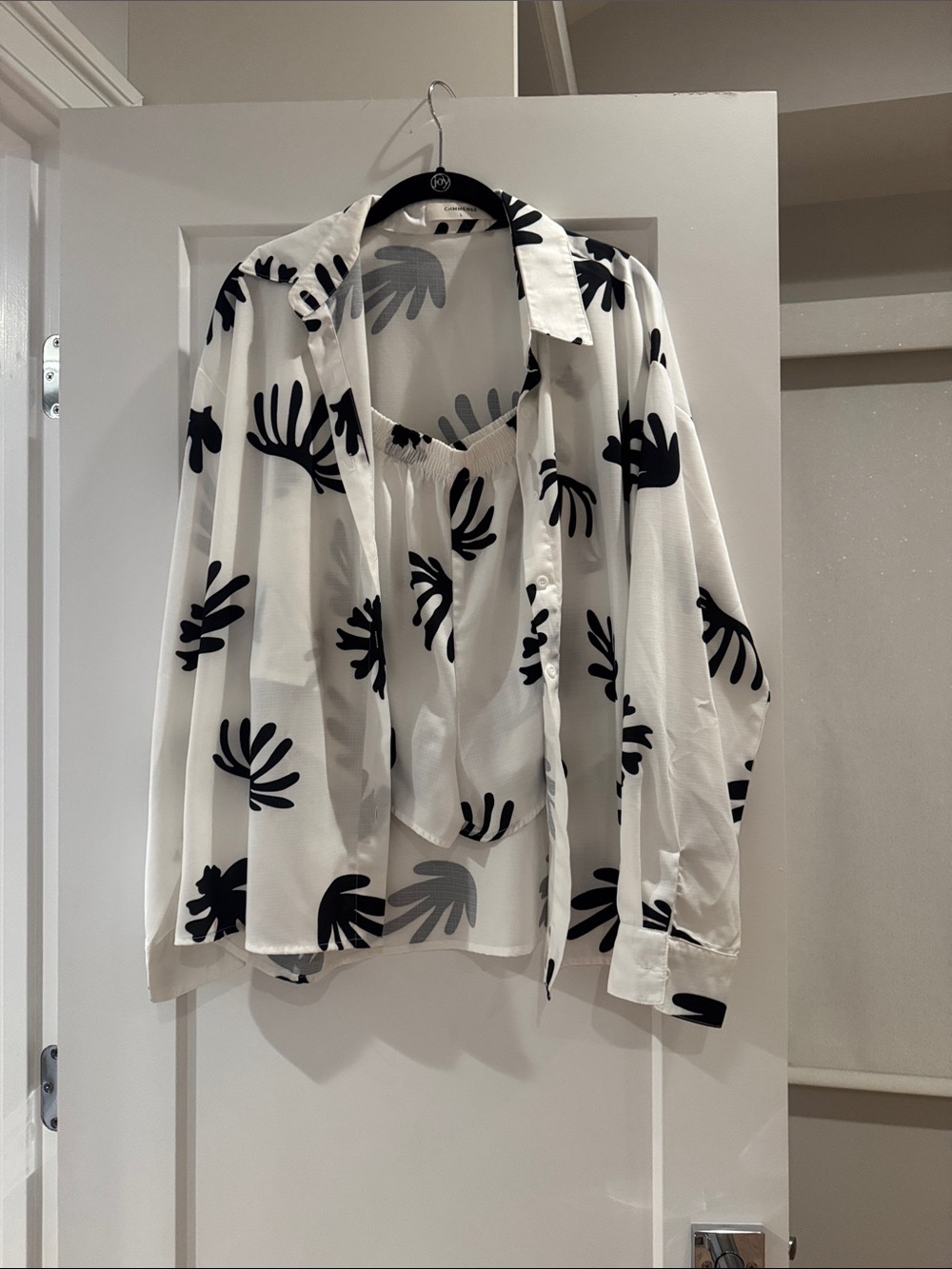 Commense Black and White Graphic Print Shirt